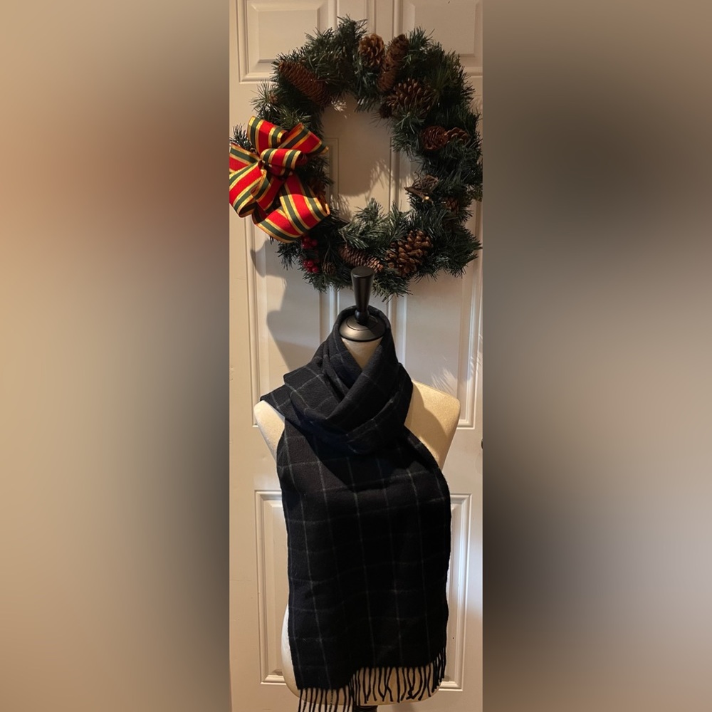 Burberry’s 100% cashmere plaid scarf